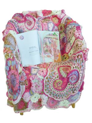 Urth Yarns - Aflutter Poncho Kit